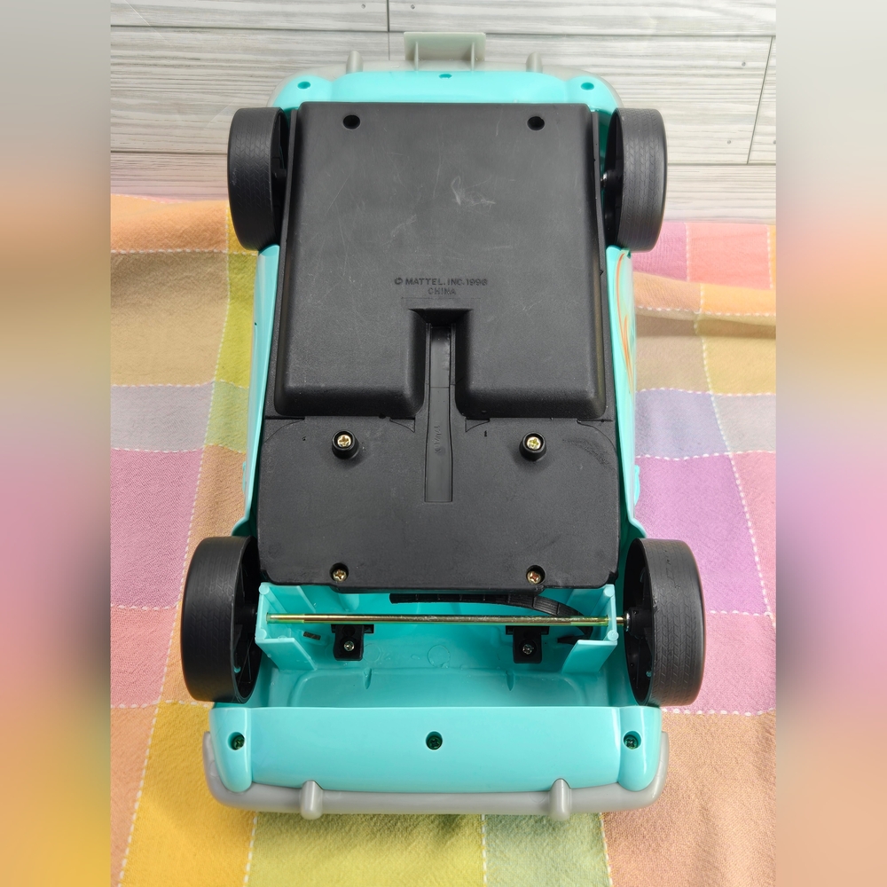 Vintage 1998 Mattel Barbie Green Ferrari GTS Convertible Sports Car - Picture 7 of 7